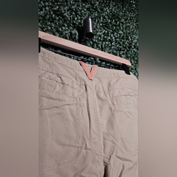 The North Face Women's Tan Capris - Picture 6 of 6
